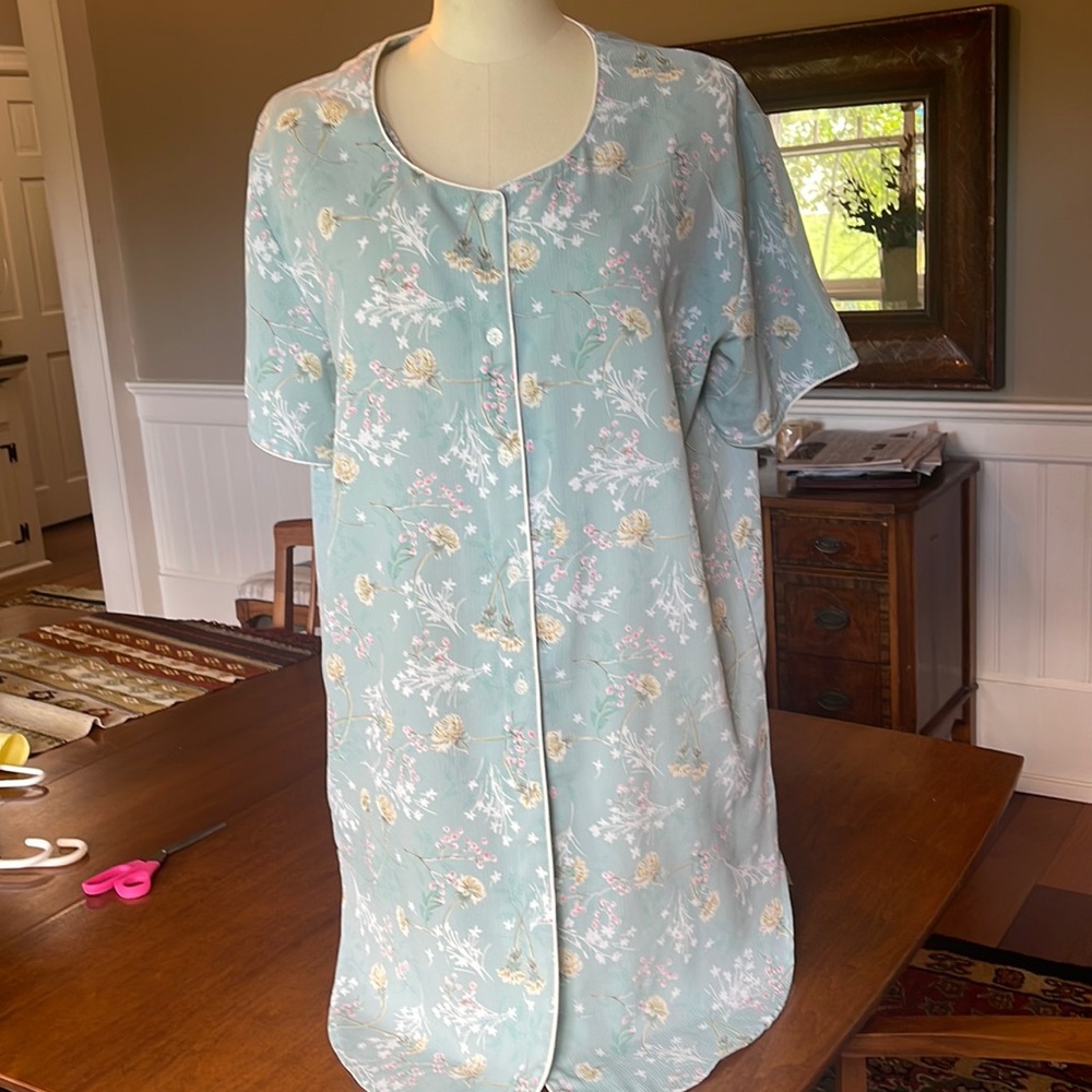 Robe? Duster? Cover-up? Aqua Floral SZ Small